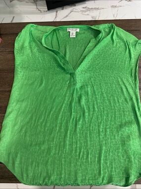 Rachel Zoe Bright Green Cap-Sleeve V-Neck Blouse